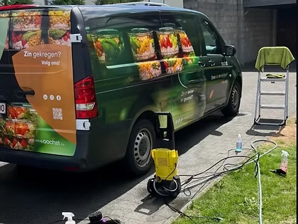 Bedrijfswagen gereinigd op locatie door Breugelmans Carcare
